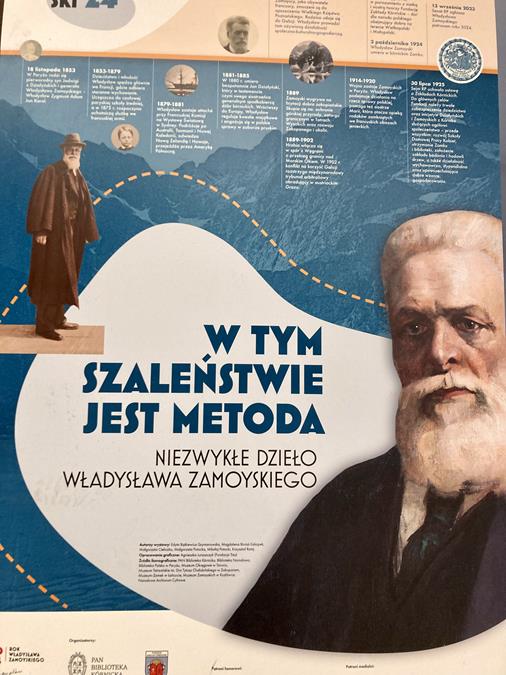 Wystawa „W tym szaleństwie jest metoda – niezwykłe dzieło Władysława Zamoyskiego” przygotowana przez Bibliotekę Kórnicką PAN rozpoczęła swoją podróż po szkołach naszej gminy. 